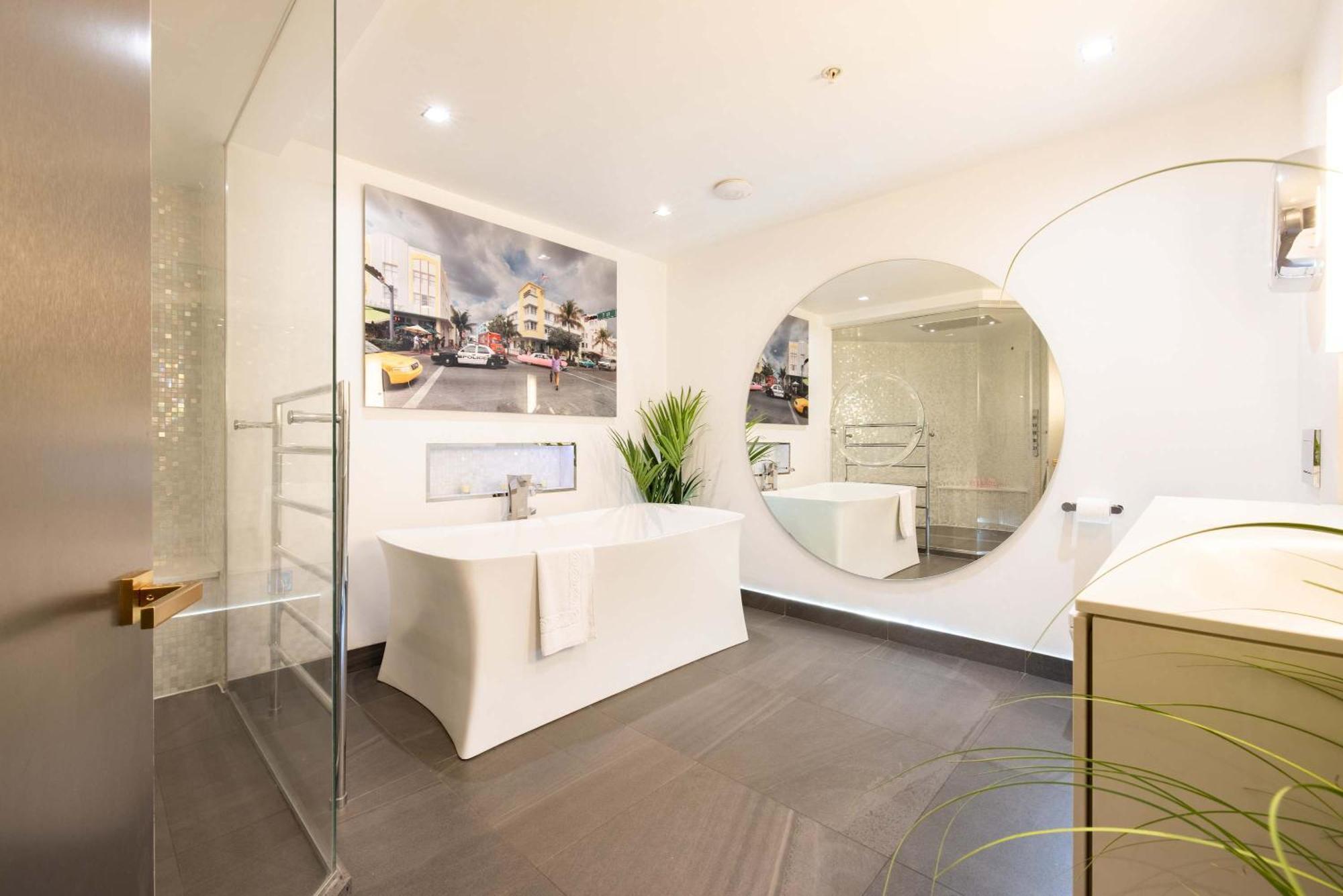Amazingly Luxurious Loft Apartment, Soho - 3 Bedrooms, 2 Bath & Office London Luaran gambar